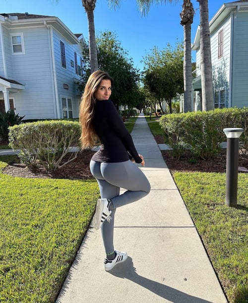 Your playful shorty is horny asf 🍆💦 and available for hookup. Dare to discover true pleasure😇