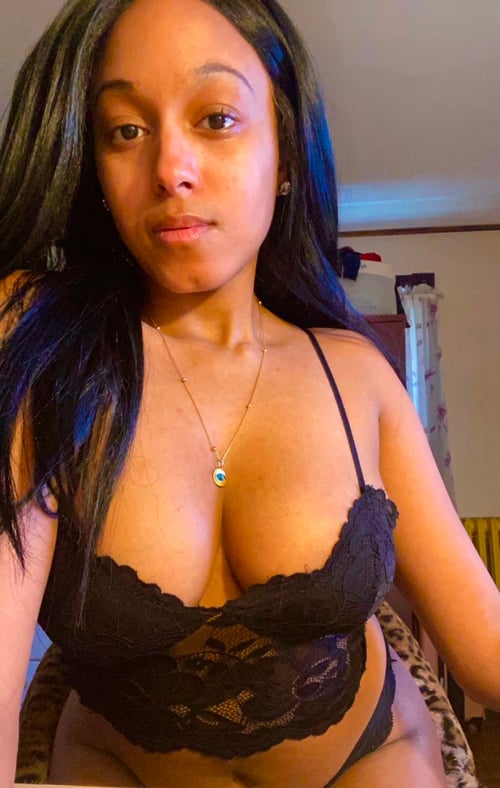 Available for hook up 🍆💦🍑👅 (423) 285 4469