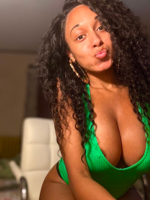 Available for hook up 🍆💦🍑👅 (423) 285 4469