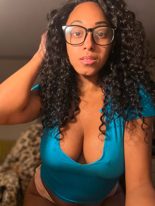 Available for hook up 🍆💦🍑👅 (423) 285 4469