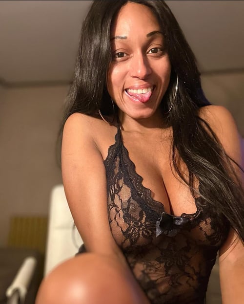 Available for hook up 🍆💦🍑👅 (423) 285 4469
