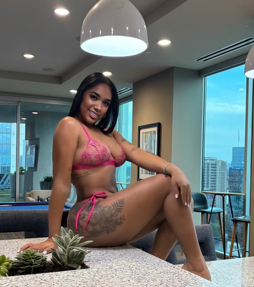Hola latina sexy disponible