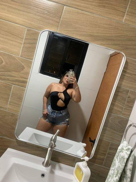 Skarlet hot ready sexy for you baby call me any time am sexy now baby