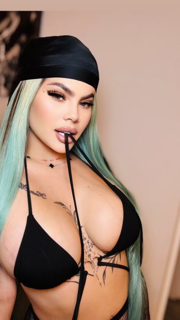 Latina bien caliente disponible 24/7