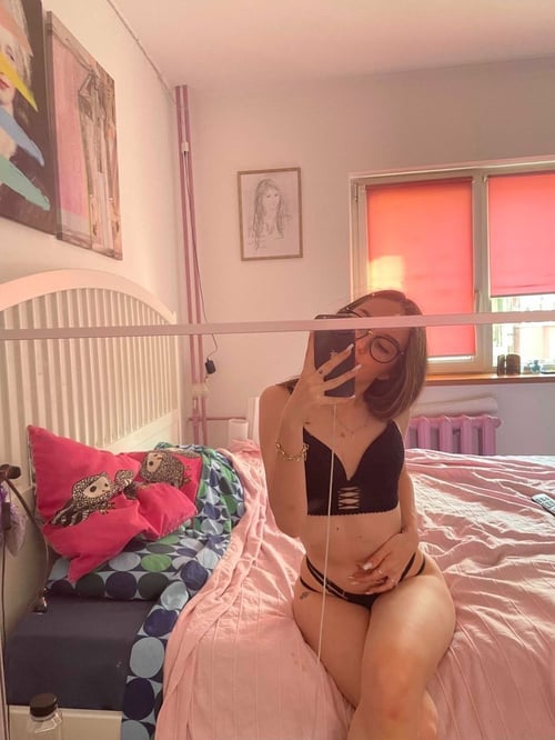 I’m available to satisfy your sexual pleasure (sweet pu**y and a good squirter)