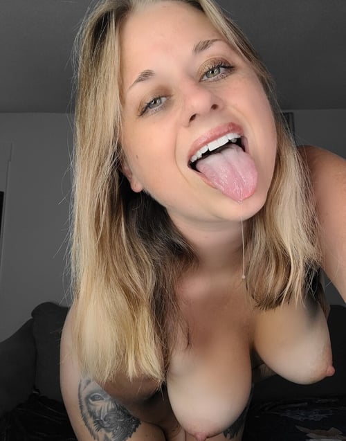 I’m a❤️professional 💯sexworker👅hit me up if you’re down to have fun💯🥰