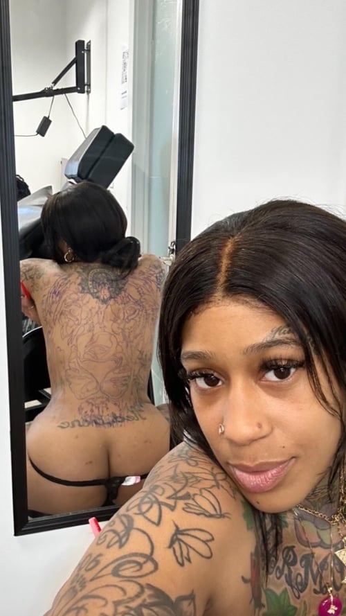 AVAILABLE FOR HOOKUP. HMU 🤙🏾👅😈🥰