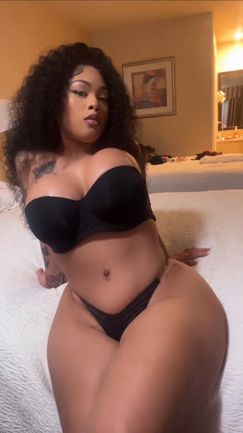 ｃｕｒｖｙ ｔｒｅａｔ🔥 IN HAMPTON, VA
