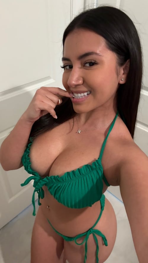 Hmu on Snapchat @Babysophiexo26👅 Hotline: +1 (364) 213-8442