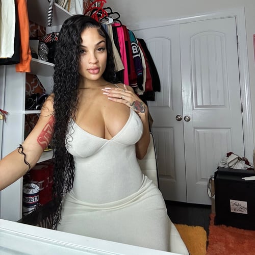 I am always in a cheerful mood, wet and horny 👅🍑🥰 go
