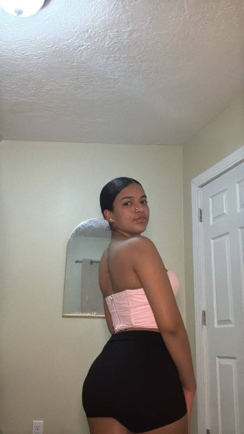 I'm Colombian, money cash call me🥰😍😛