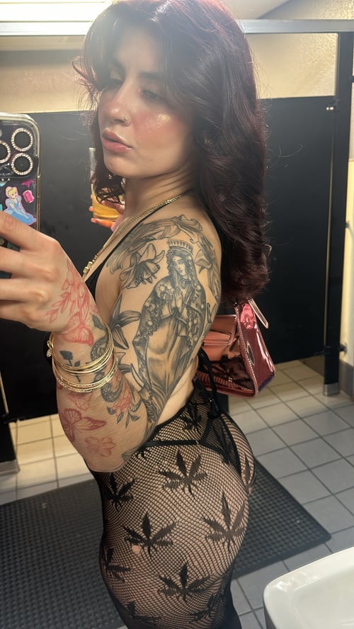 Latina mami