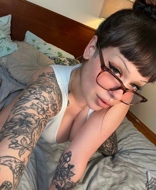 Hi i am available for hook ups 👅💦 and all kinds of body massages💆♀️💆👅