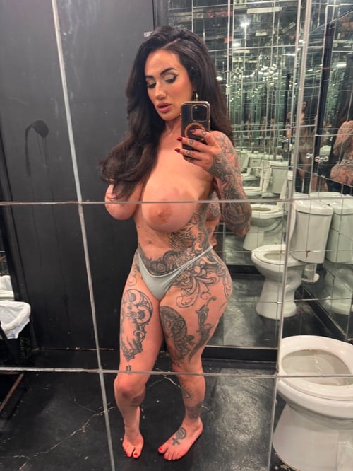 Available for hookup and massage 🍑 👅👅🍑🍆🍆💦💦face to face payment