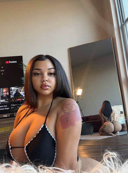 Bad Bitch🍆👅💦🍑but you know I’m Classy😍🤤💯